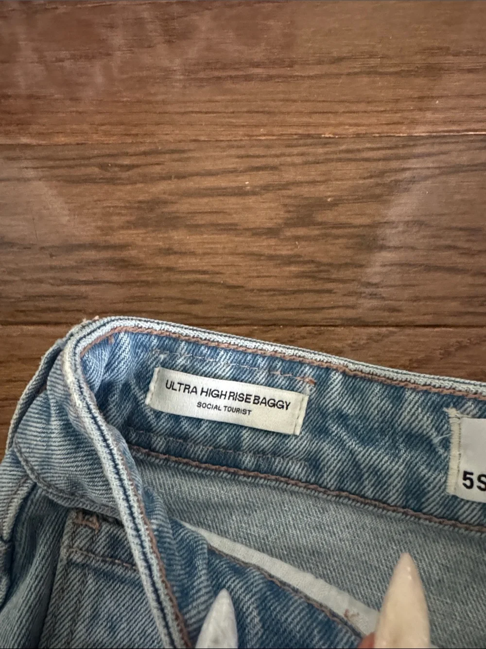 Social Tourist ultra high rise baggy jeans with heart detail - 5/27 short